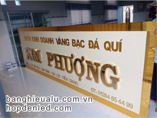 làm bảng hiệu chữu nổi inox